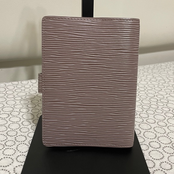 Louis Vuitton Taupe Textured Leather Agenda/Passport Holder - Picture 3 of 12